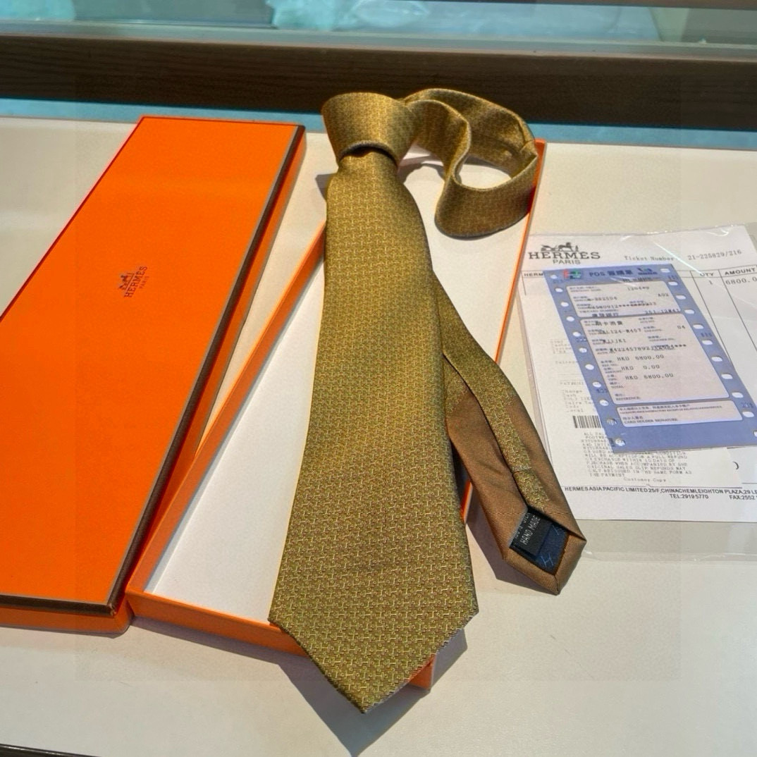 特价👨‍✈男士新款领带系列 H马衔扣印花领带 👔👔，稀有H家每年都有一千条不同印花的领带面世，从最初的多