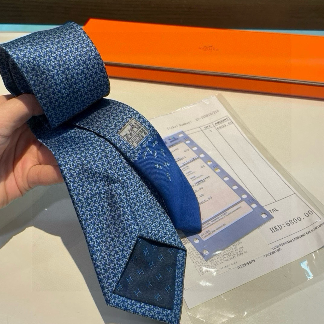特价👨‍✈男士新款领带系列 H马衔扣印花领带 👔👔，稀有H家每年都有一千条不同印花的领带面世，从最初的多