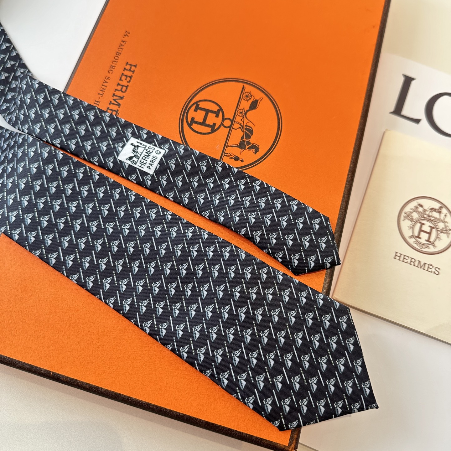 特价特 男士新款印花领带系列【驰马骋色】👔👔，稀有😻😻H家每年都有一千条不同印花的领带面世，从最初的多以