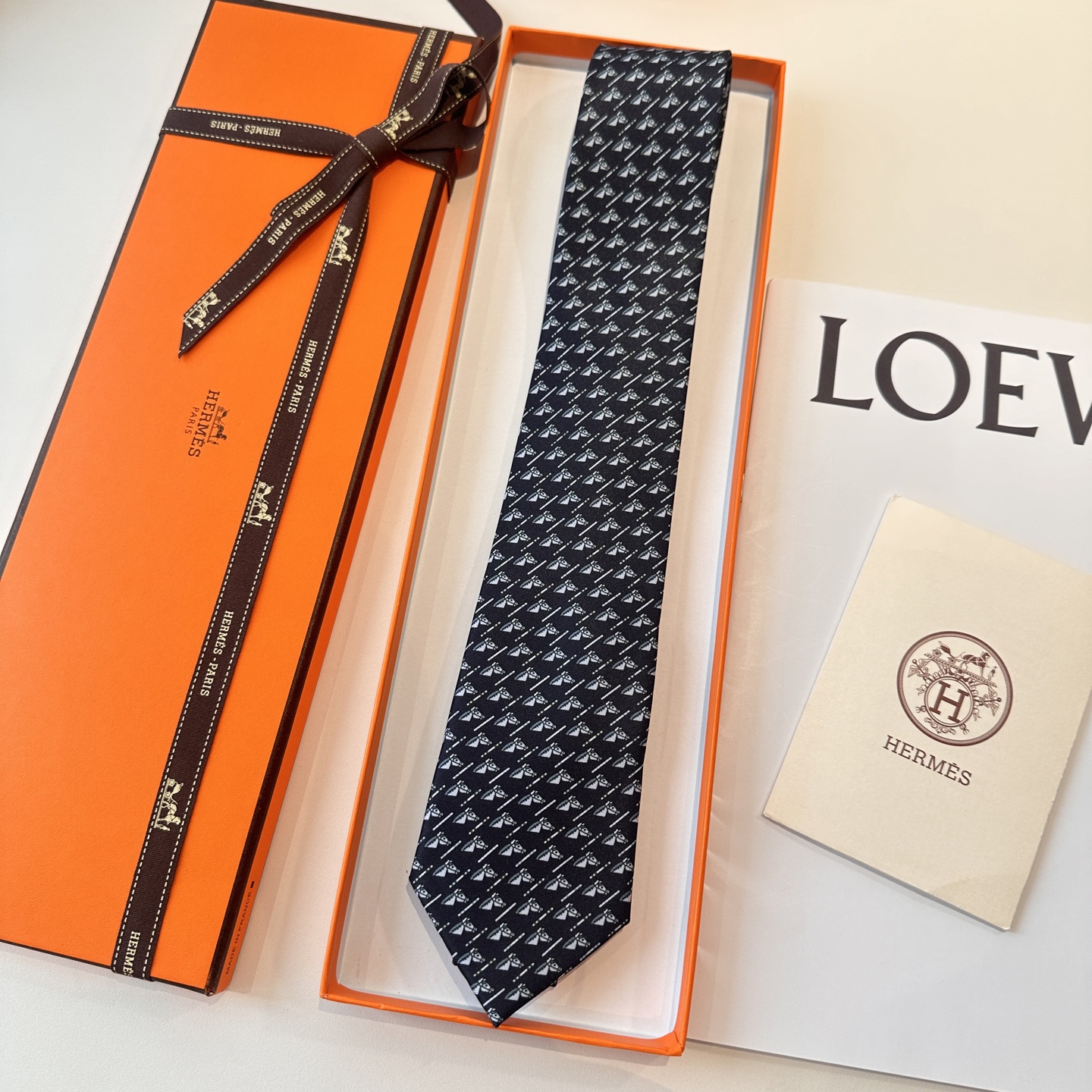 特价特 男士新款印花领带系列【驰马骋色】👔👔，稀有😻😻H家每年都有一千条不同印花的领带面世，从最初的多以