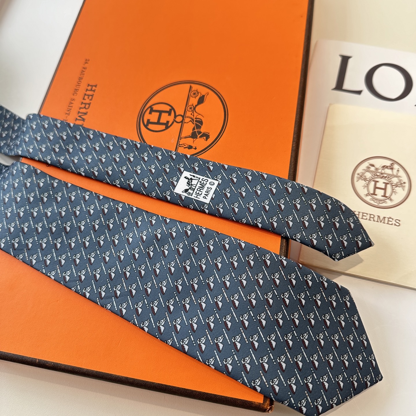 特价特 男士新款印花领带系列【驰马骋色】👔👔，稀有😻😻H家每年都有一千条不同印花的领带面世，从最初的多以