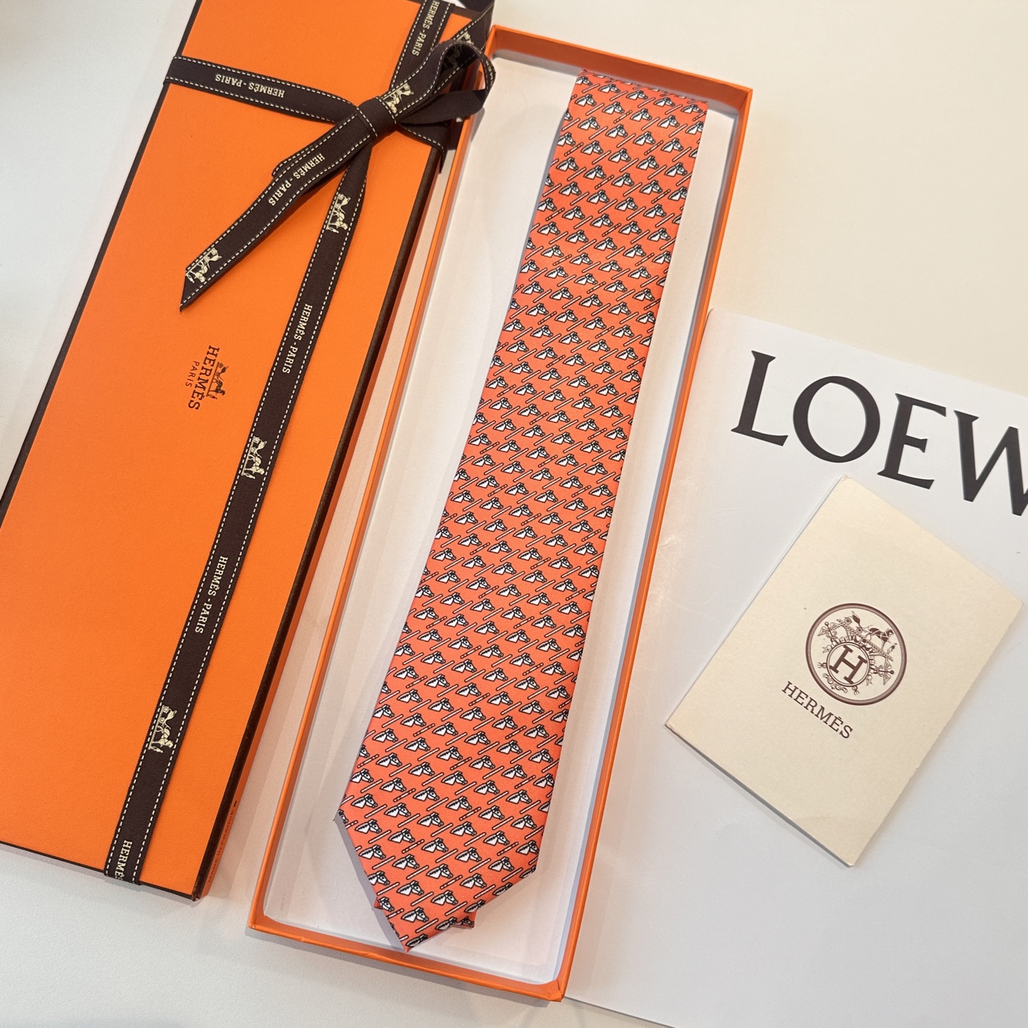 特价特 男士新款印花领带系列【驰马骋色】👔👔，稀有😻😻H家每年都有一千条不同印花的领带面世，从最初的多以