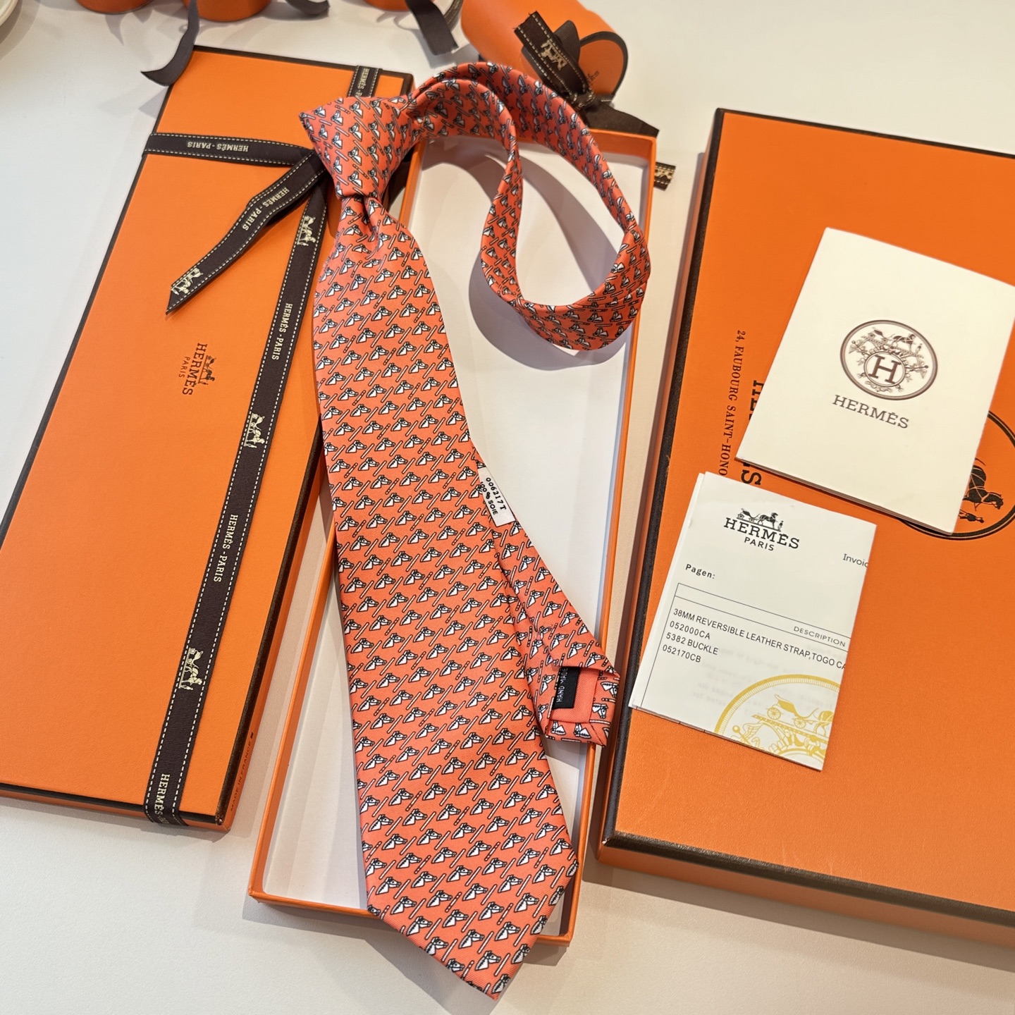特价特 男士新款印花领带系列【驰马骋色】👔👔，稀有😻😻H家每年都有一千条不同印花的领带面世，从最初的多以