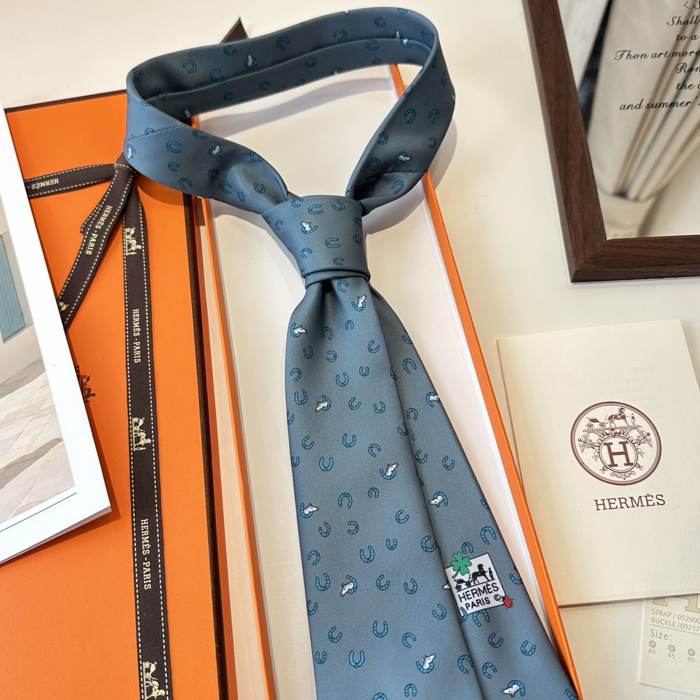 特价特 男士新款印花领带系列【出奇制胜】👔👔，稀有😻😻H家每年都有一千条不同印花的领带面世，从最初的多以