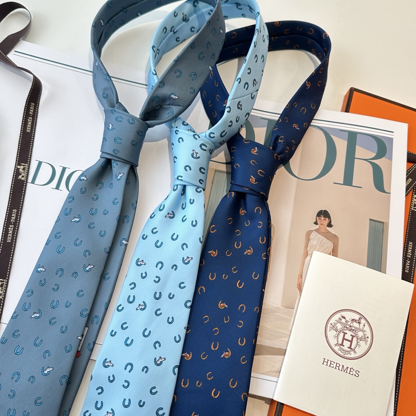 特价特 男士新款印花领带系列【出奇制胜】👔👔，稀有😻😻H家每年都有一千条不同印花的领带面世，从最初的多以