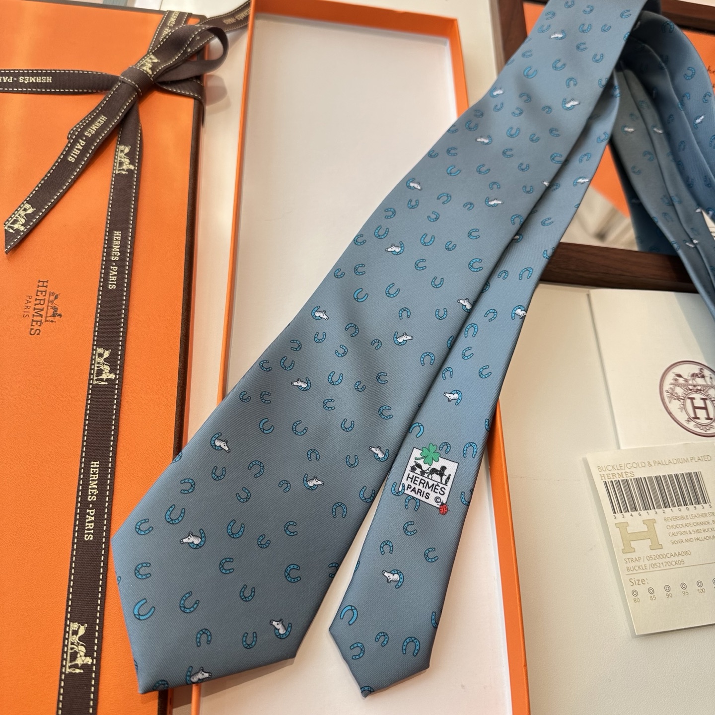特价特 男士新款印花领带系列【出奇制胜】👔👔，稀有😻😻H家每年都有一千条不同印花的领带面世，从最初的多以