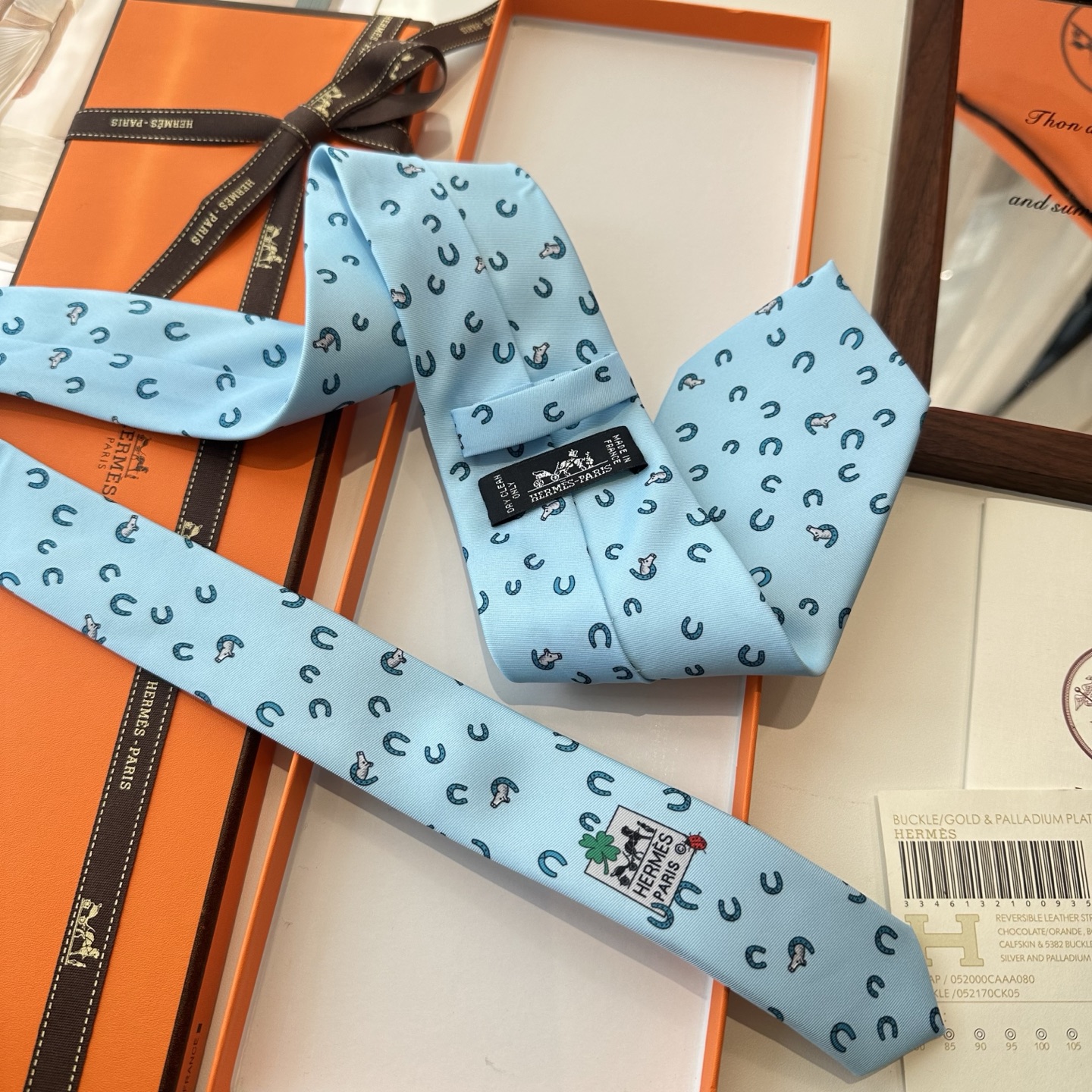 特价特 男士新款印花领带系列【出奇制胜】👔👔，稀有😻😻H家每年都有一千条不同印花的领带面世，从最初的多以