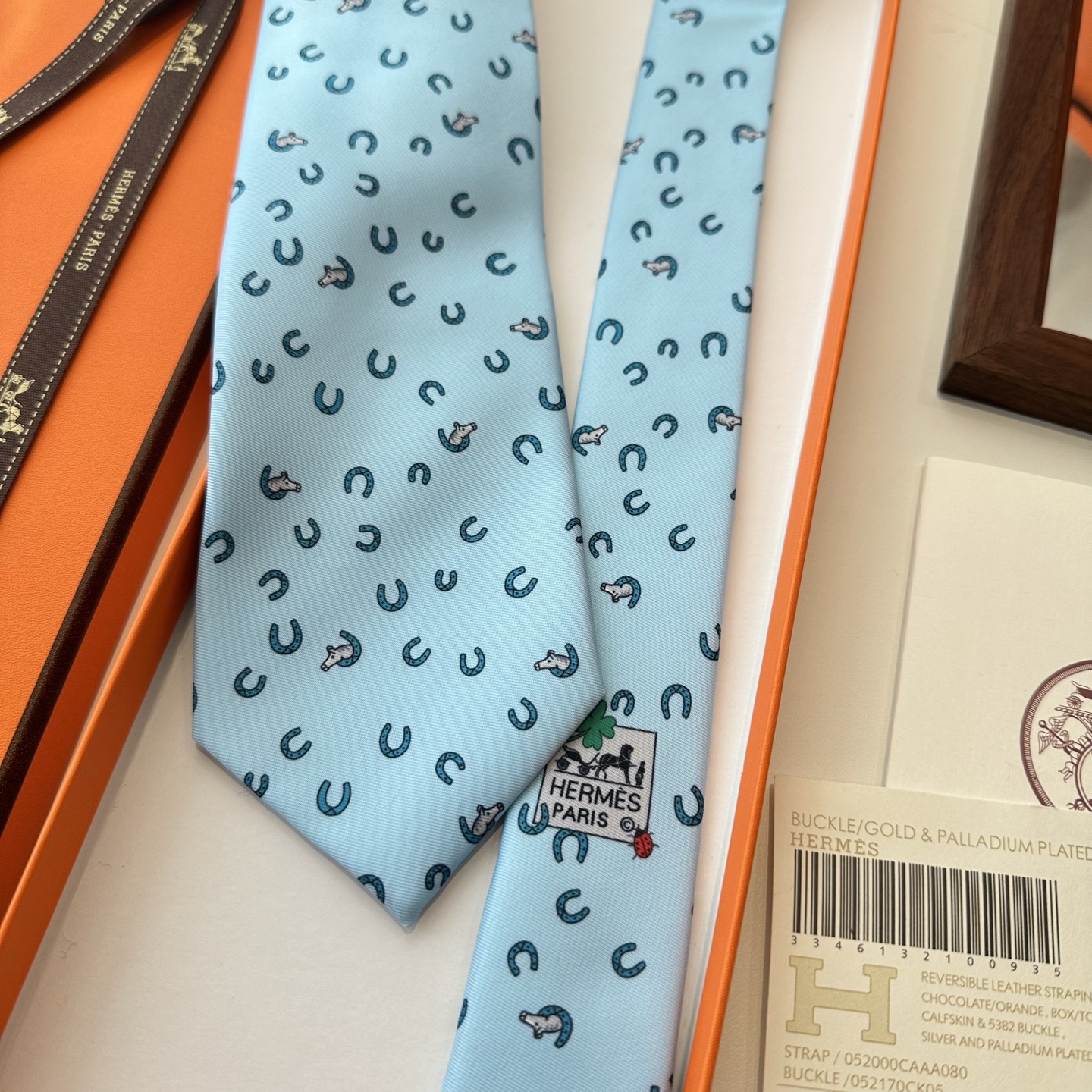 特价特 男士新款印花领带系列【出奇制胜】👔👔，稀有😻😻H家每年都有一千条不同印花的领带面世，从最初的多以
