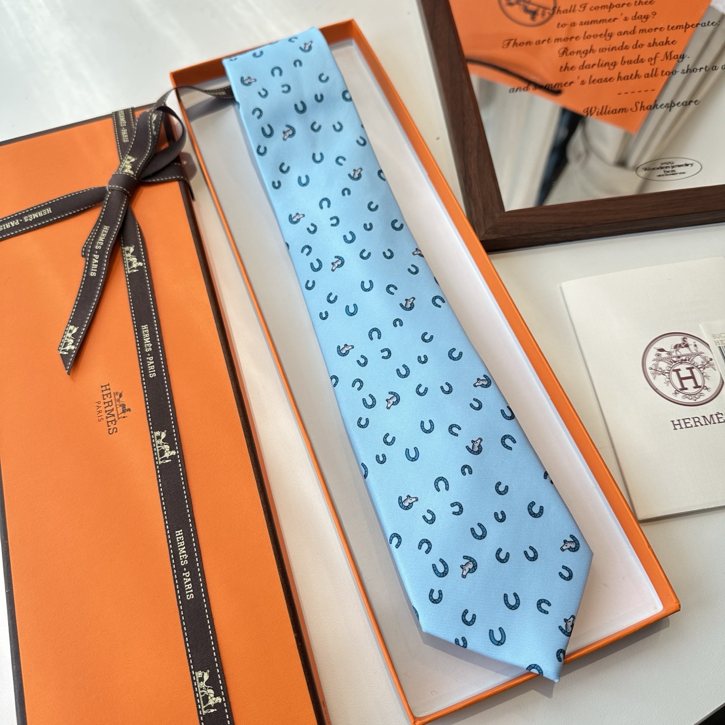 特价特 男士新款印花领带系列【出奇制胜】👔👔，稀有😻😻H家每年都有一千条不同印花的领带面世，从最初的多以