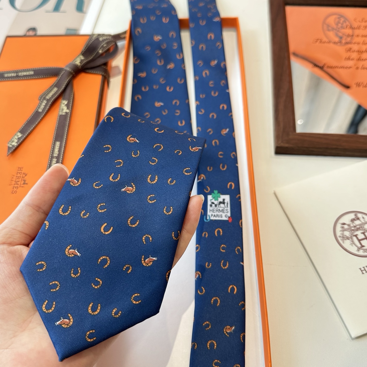 特价特 男士新款印花领带系列【出奇制胜】👔👔，稀有😻😻H家每年都有一千条不同印花的领带面世，从最初的多以
