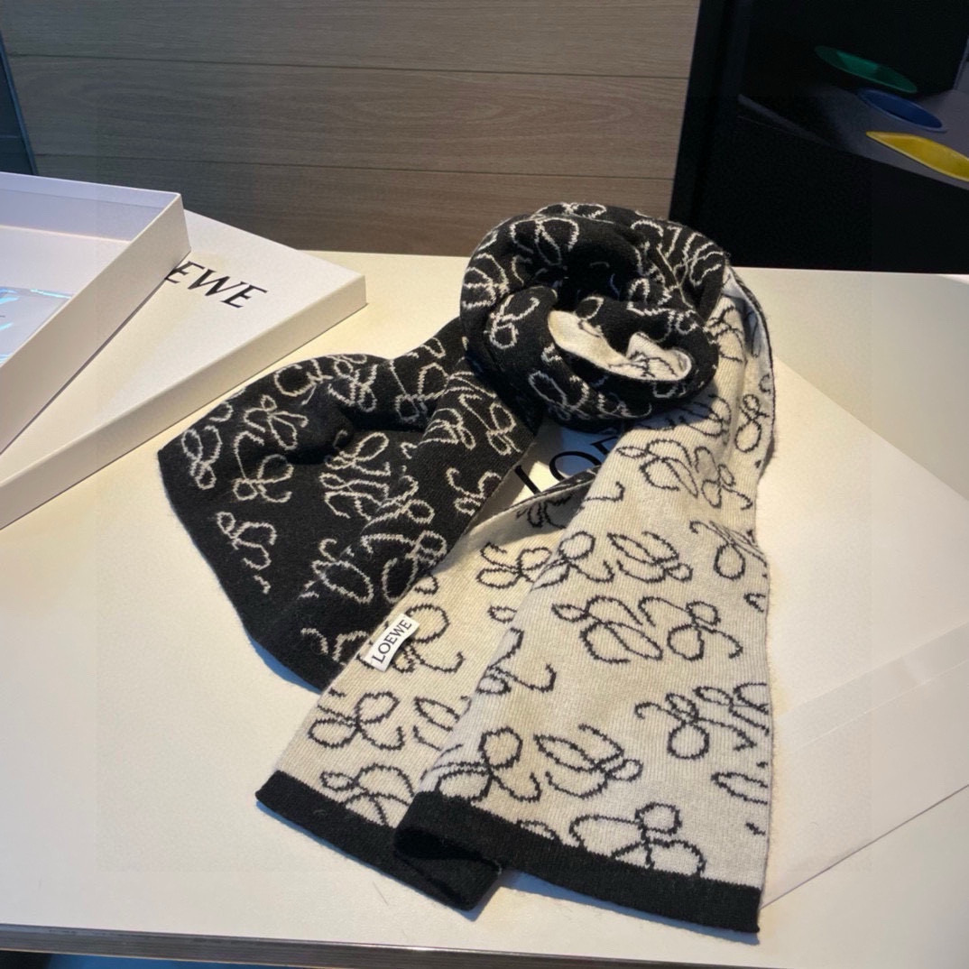 Loewe Loewe 重磅推荐 新款针织围巾 低调的奢侈感