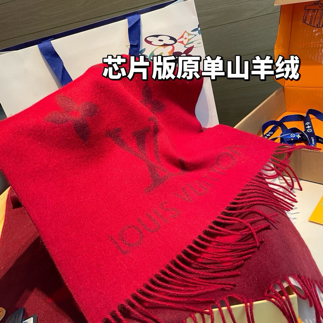 Louis Vuitton 芯片版 纯山羊绒 这个是今年台湾定单的渠道货‼这个款我 挑~就是为了让你们围着去 的‼代购的来~香港贸易公司的订单