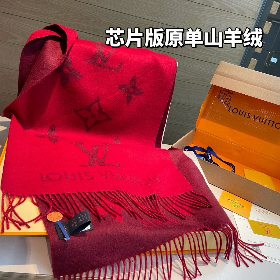 Louis Vuitton 芯片版 纯山羊绒 这个是今年台湾定单的渠道货‼这个款我 挑~就是为了让你们围着去 的‼代购的来~香港贸易公司的订单