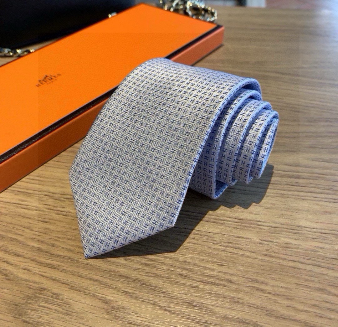特价 B家专柜同步领带出货啦‼️‼️巴宝莉新款👔👔，稀有😻😻展现精湛手工与时尚优雅的理想选择，这款采用B
