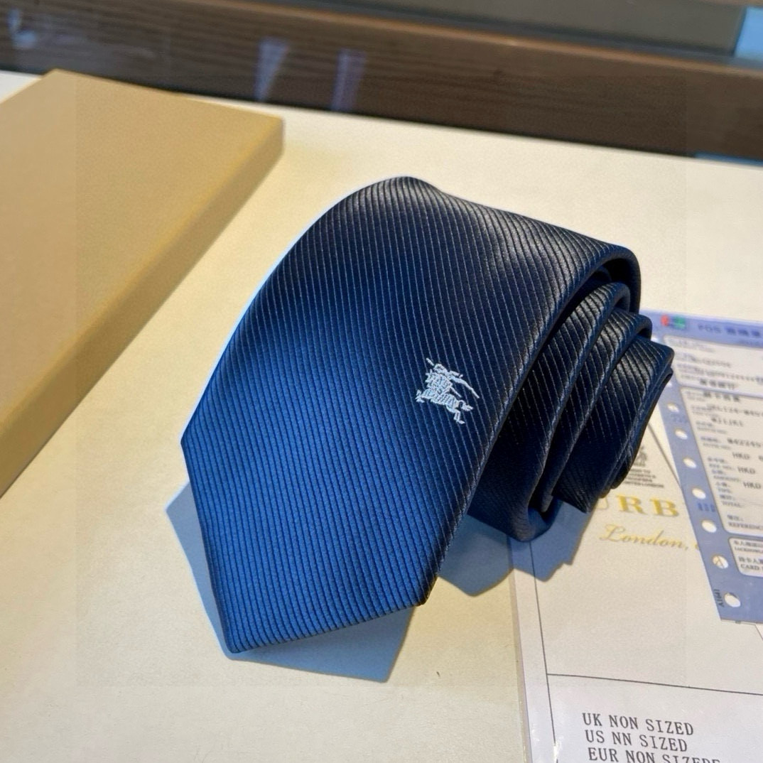 特价  B家专柜同步领带出货啦‼️‼️巴宝莉新款👔👔，稀有😻😻展现精湛手工与时尚优雅的理想选择，这款采用