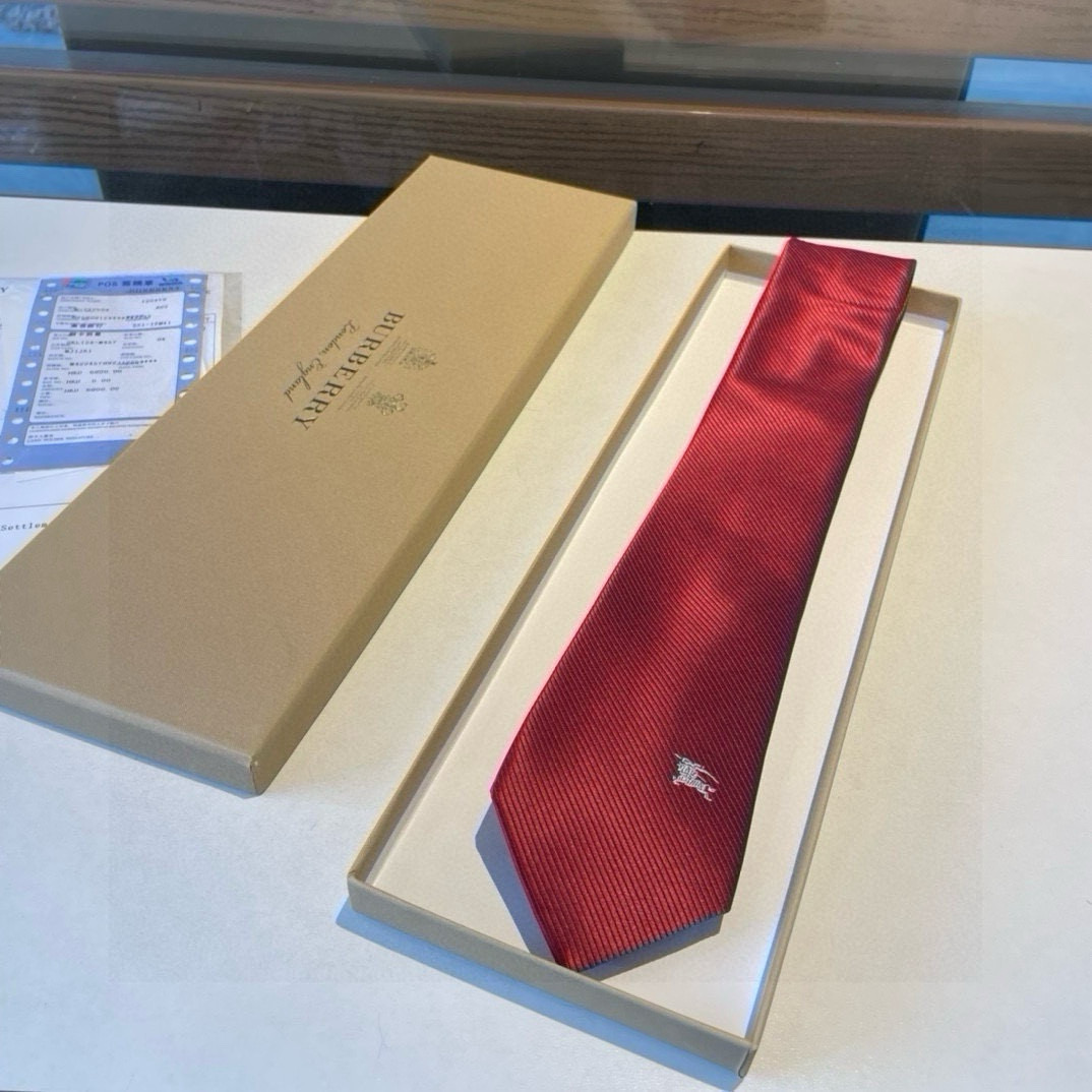 特价  B家专柜同步领带出货啦‼️‼️巴宝莉新款👔👔，稀有😻😻展现精湛手工与时尚优雅的理想选择，这款采用