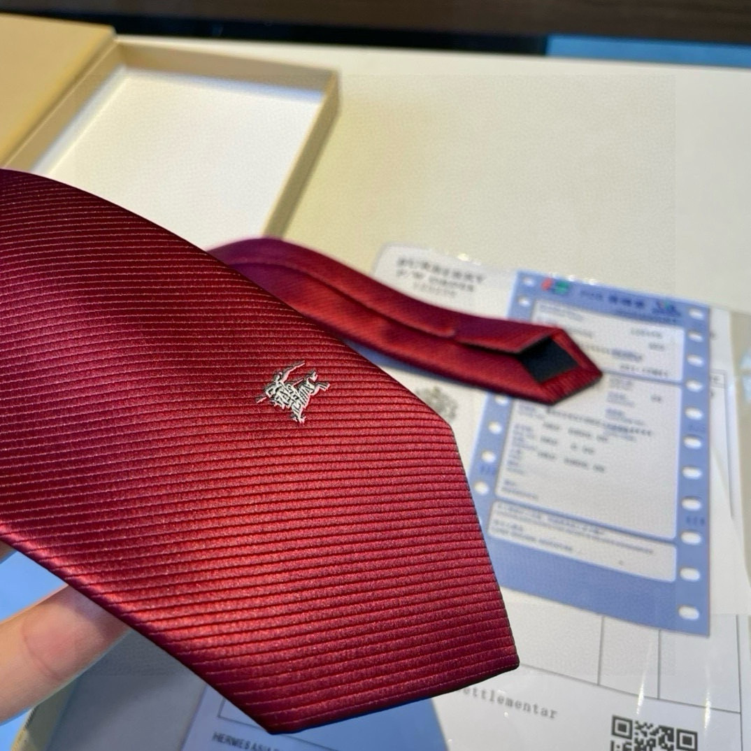 特价  B家专柜同步领带出货啦‼️‼️巴宝莉新款👔👔，稀有😻😻展现精湛手工与时尚优雅的理想选择，这款采用