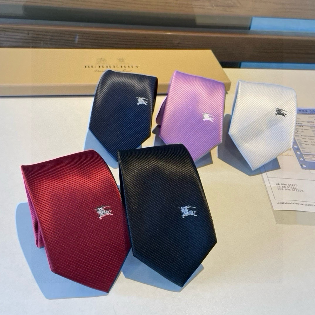 特价  B家专柜同步领带出货啦‼️‼️巴宝莉新款👔👔，稀有😻😻展现精湛手工与时尚优雅的理想选择，这款采用