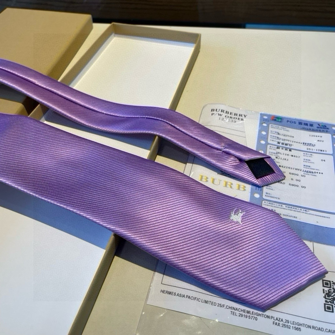 特价  B家专柜同步领带出货啦‼️‼️巴宝莉新款👔👔，稀有😻😻展现精湛手工与时尚优雅的理想选择，这款采用