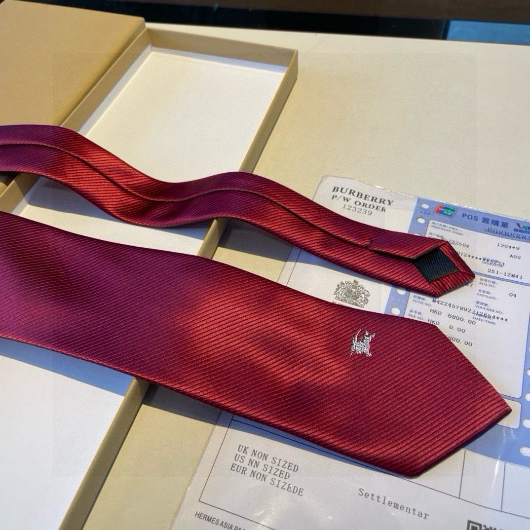 特价  B家专柜同步领带出货啦‼️‼️巴宝莉新款👔👔，稀有😻😻展现精湛手工与时尚优雅的理想选择，这款采用