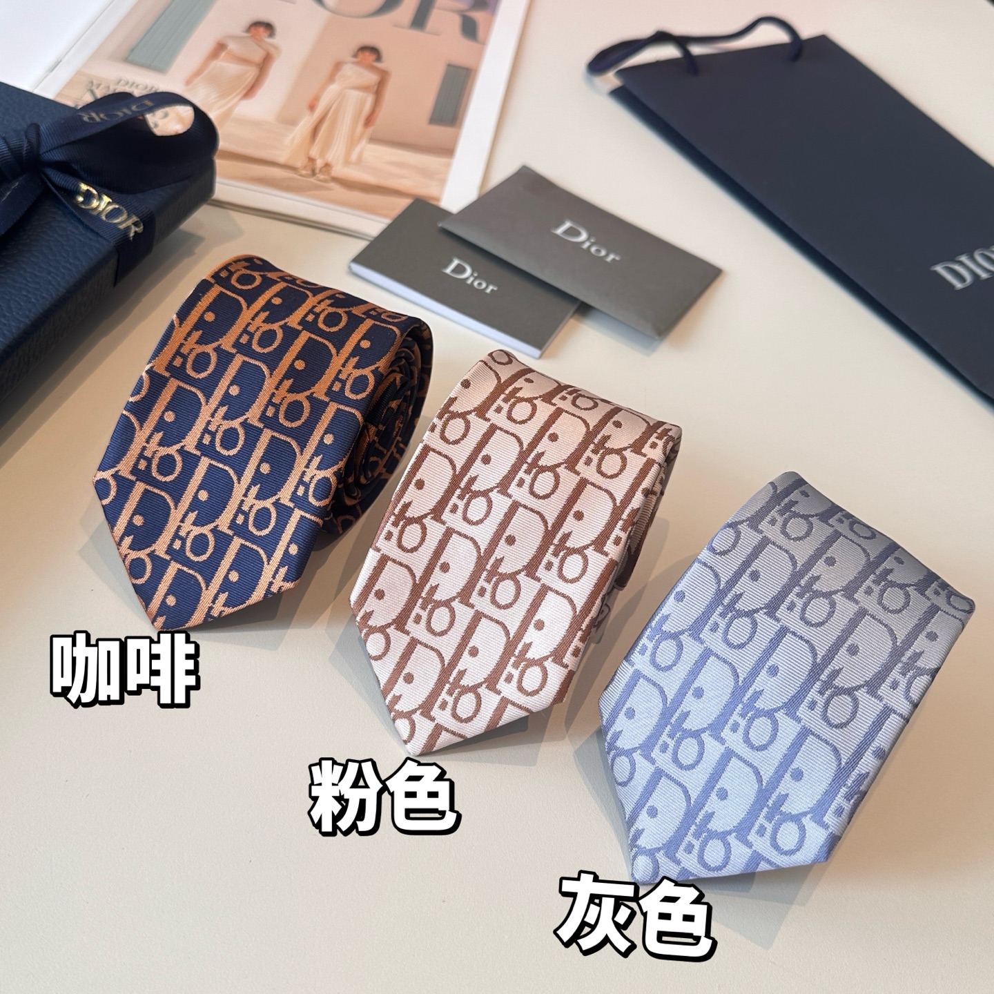 特价特👏👏Dior家款新领带 👔👔Dior男士CD提领花带 稀有😻😻展现精湛工手与时尚优雅理的想选择，这