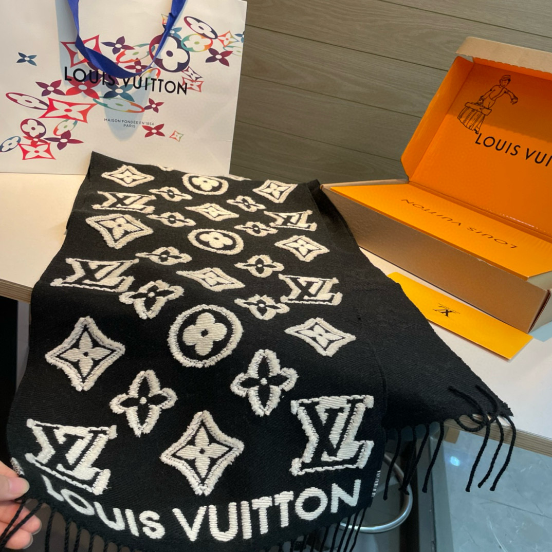 3D浮雕工艺 新 最新专柜同步上新 立体浮雕logo 超级拉风 厚实蓬松 原版原标 上身效果很好看 不分