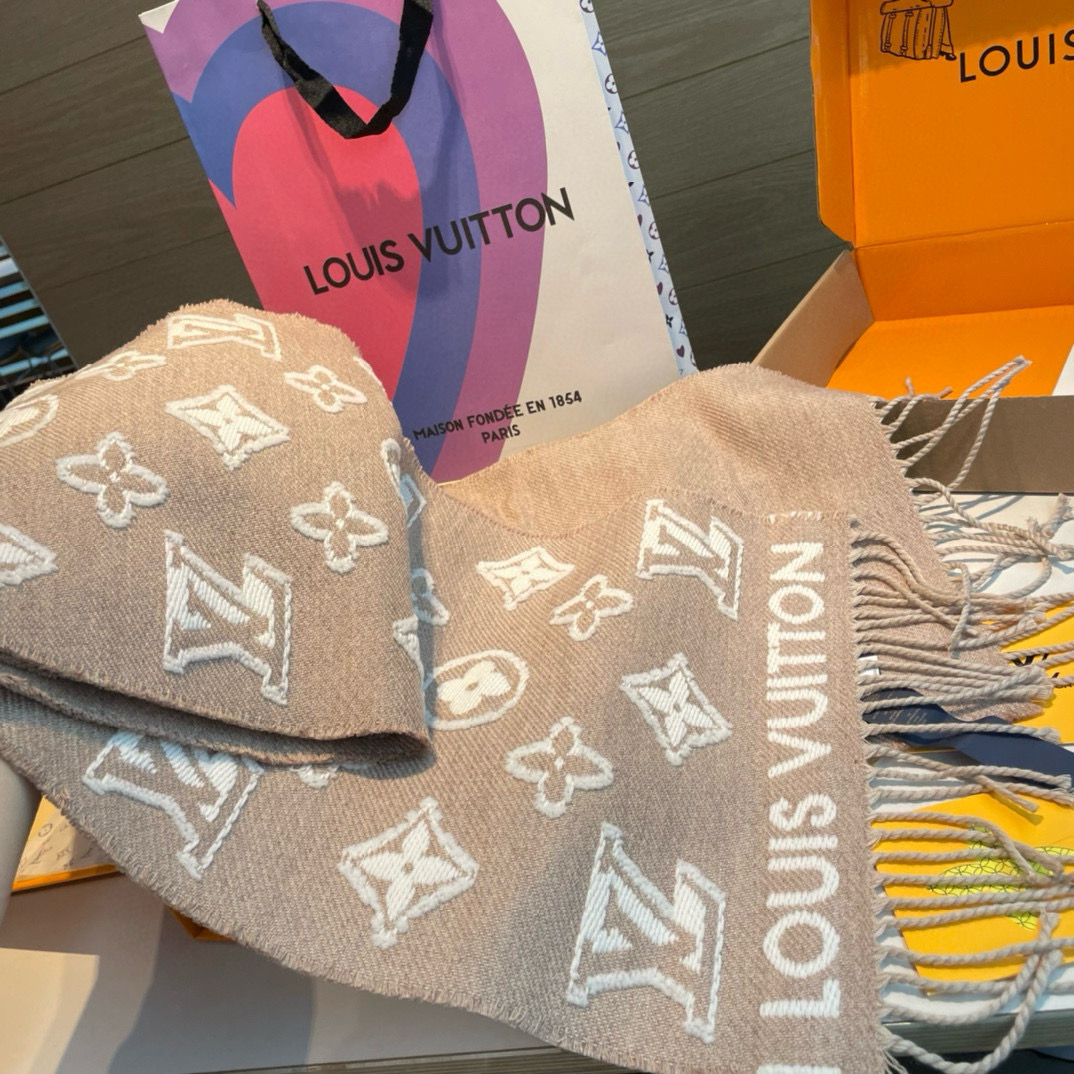 3D浮雕工艺 新 最新专柜同步上新 立体浮雕logo 超级拉风 厚实蓬松 原版原标 上身效果很好看 不分