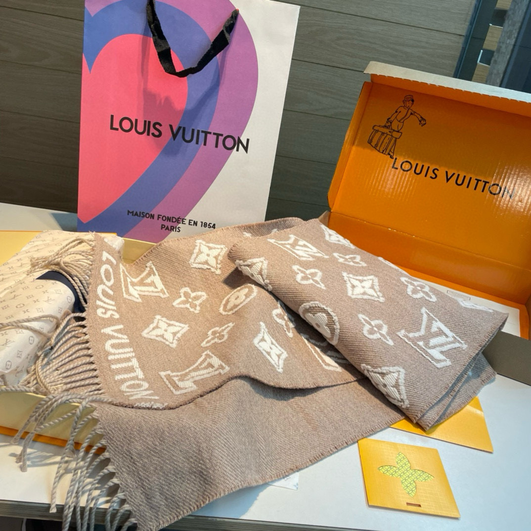 3D浮雕工艺 新 最新专柜同步上新 立体浮雕logo 超级拉风 厚实蓬松 原版原标 上身效果很好看 不分