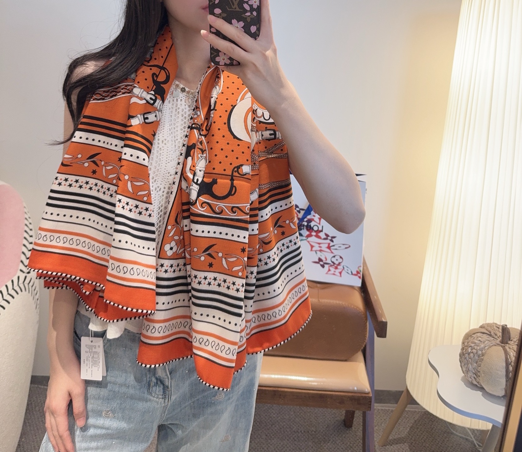 NO:341768,Double-sided same-color velvet size 135×135cm material 30 silk 70 cashmere Hermes' 