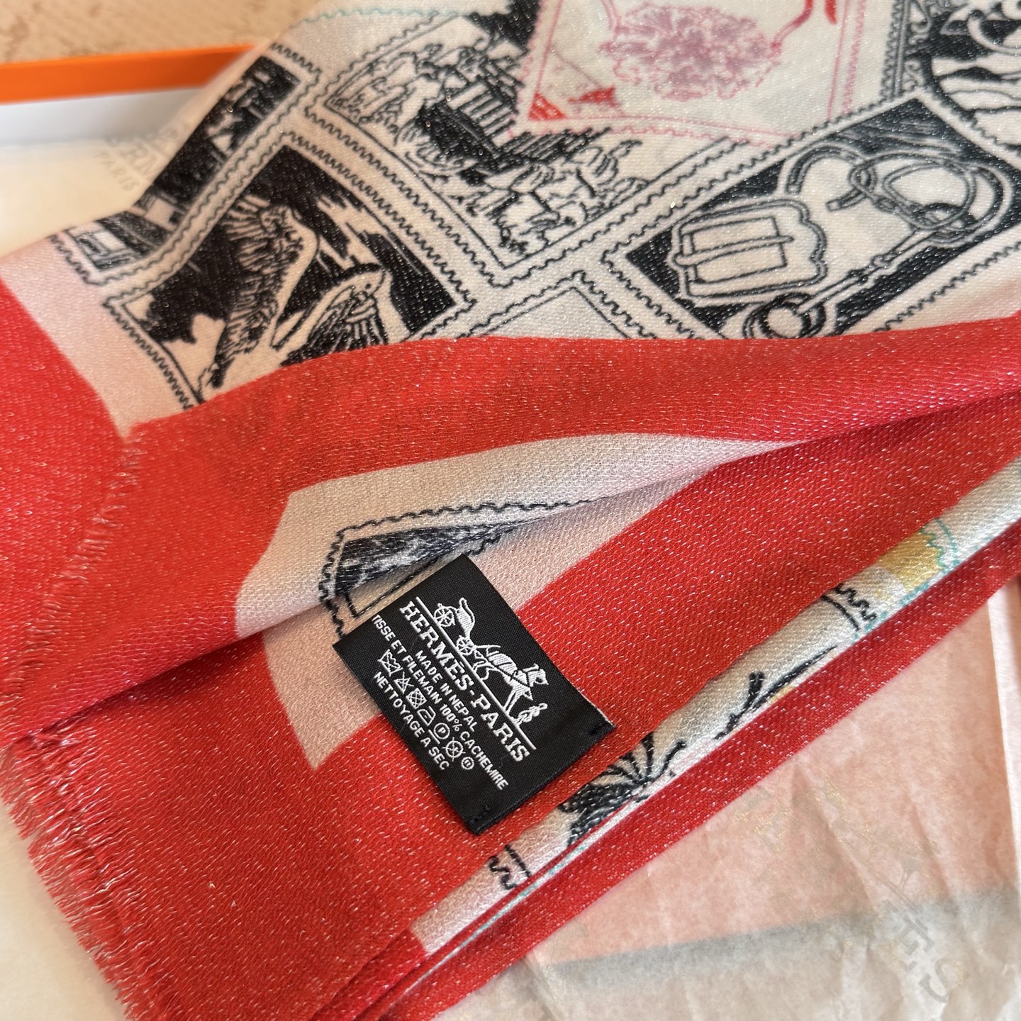 金丝线版 上新❤️超级有腔调！！！巨巨巨巨美的闪光女神】谁懂这种秋冬调性的美啊？！！！这款小香披肩也是我