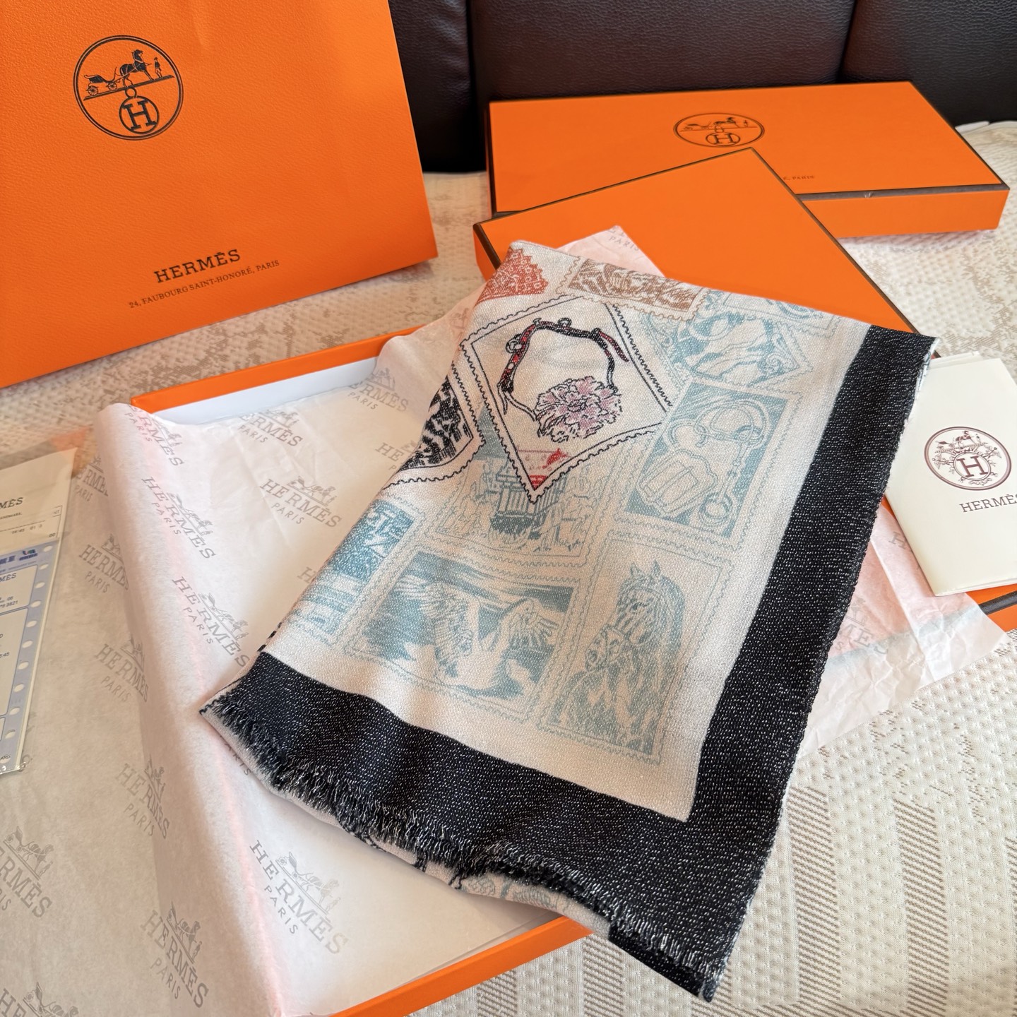 金丝线版 上新❤️超级有腔调！！！巨巨巨巨美的闪光女神】谁懂这种秋冬调性的美啊？！！！这款小香披肩也是我