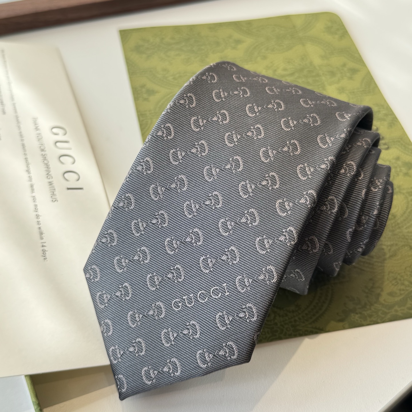 特价特 G家专柜新款【GG标识领带】男士领带👔👔，稀有采用经典小G LOGO提花展现精湛手工与时尚优雅的
