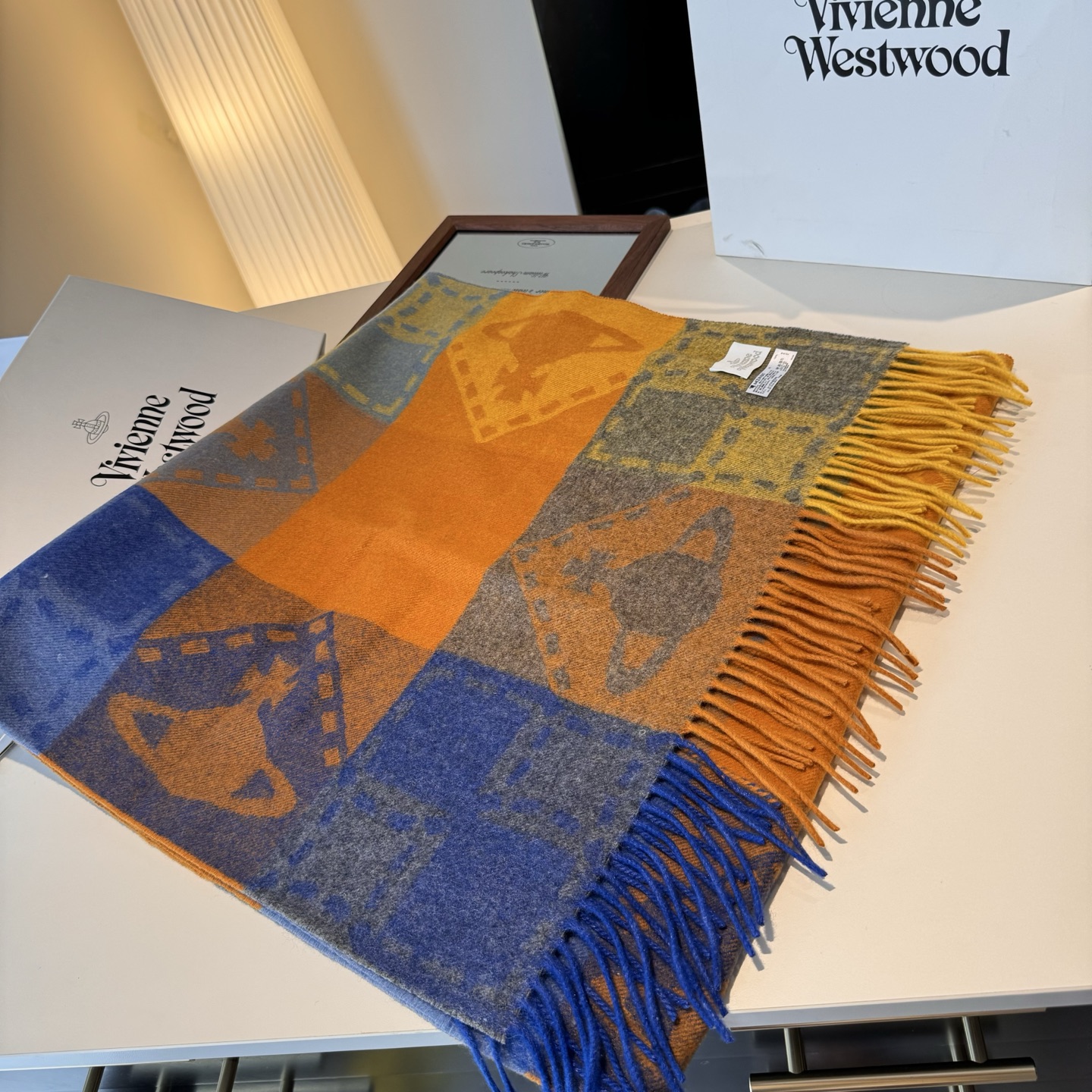 🆕𝐕𝐢𝐯𝐢𝐞𝐧𝐧𝐞 𝐖𝐞𝐬𝐭𝐰𝐨𝐨𝐝🪐✨经典大土星围巾 vivienne westwood西太后土星 英
