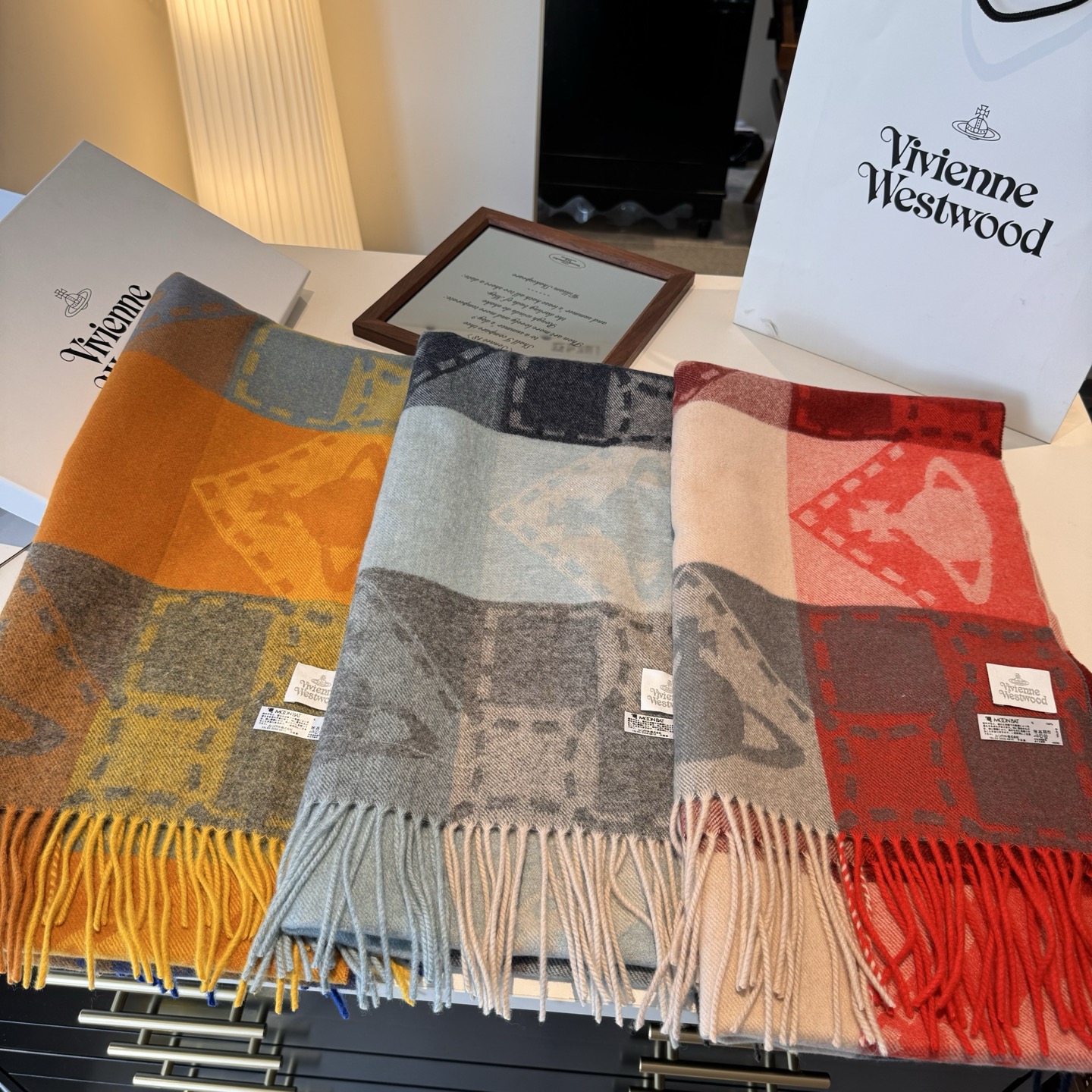 🆕𝐕𝐢𝐯𝐢𝐞𝐧𝐧𝐞 𝐖𝐞𝐬𝐭𝐰𝐨𝐨𝐝🪐✨经典大土星围巾 vivienne westwood西太后土星 英