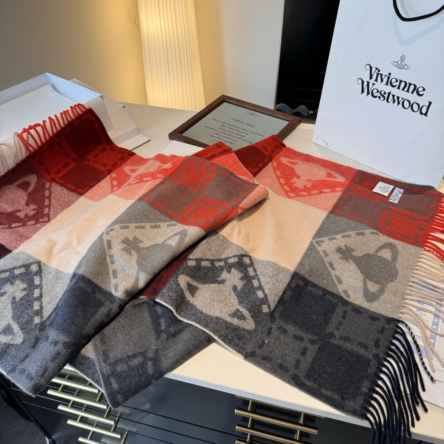 🆕𝐕𝐢𝐯𝐢𝐞𝐧𝐧𝐞 𝐖𝐞𝐬𝐭𝐰𝐨𝐨𝐝🪐✨经典大土星围巾 vivienne westwood西太后土星 英