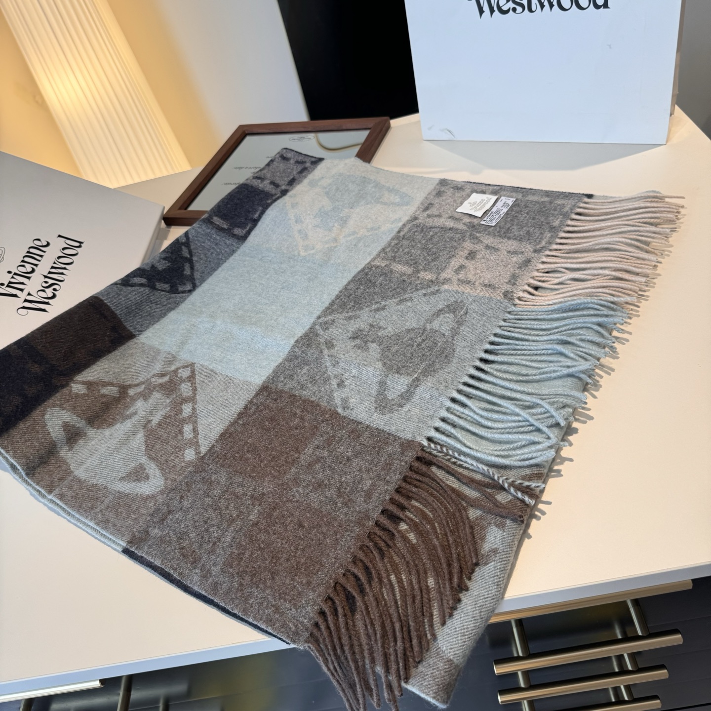 🆕𝐕𝐢𝐯𝐢𝐞𝐧𝐧𝐞 𝐖𝐞𝐬𝐭𝐰𝐨𝐨𝐝🪐✨经典大土星围巾 vivienne westwood西太后土星 英