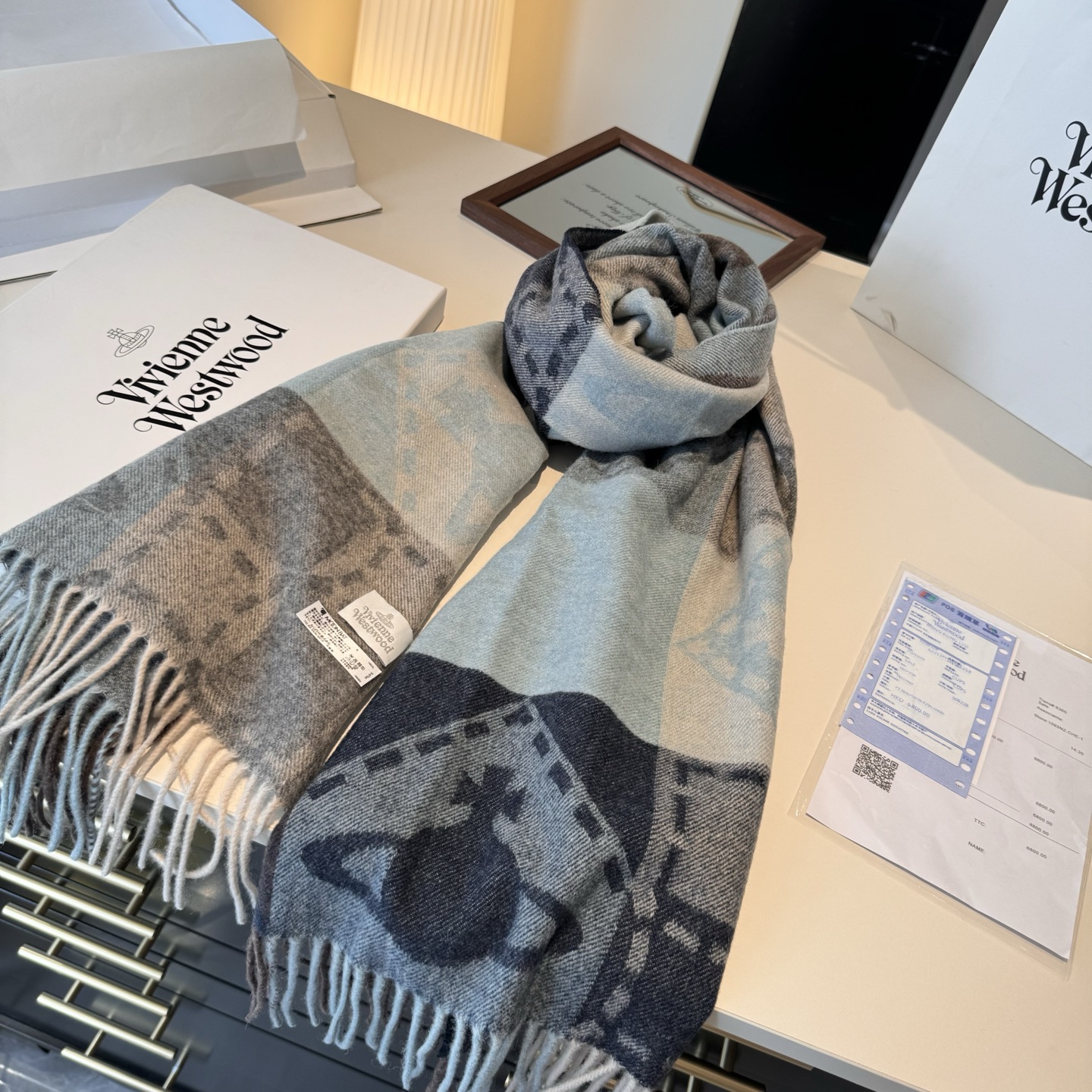 🆕𝐕𝐢𝐯𝐢𝐞𝐧𝐧𝐞 𝐖𝐞𝐬𝐭𝐰𝐨𝐨𝐝🪐✨经典大土星围巾 vivienne westwood西太后土星 英