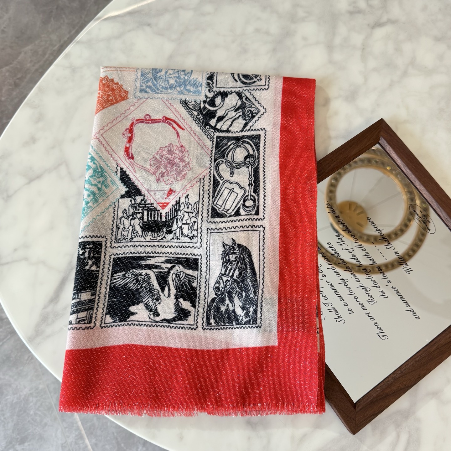 金丝线版 上新❤️超级有腔调！！！巨巨巨巨美的闪光女神】谁懂这种秋冬调性的美啊？！！！这款小香披肩也是我