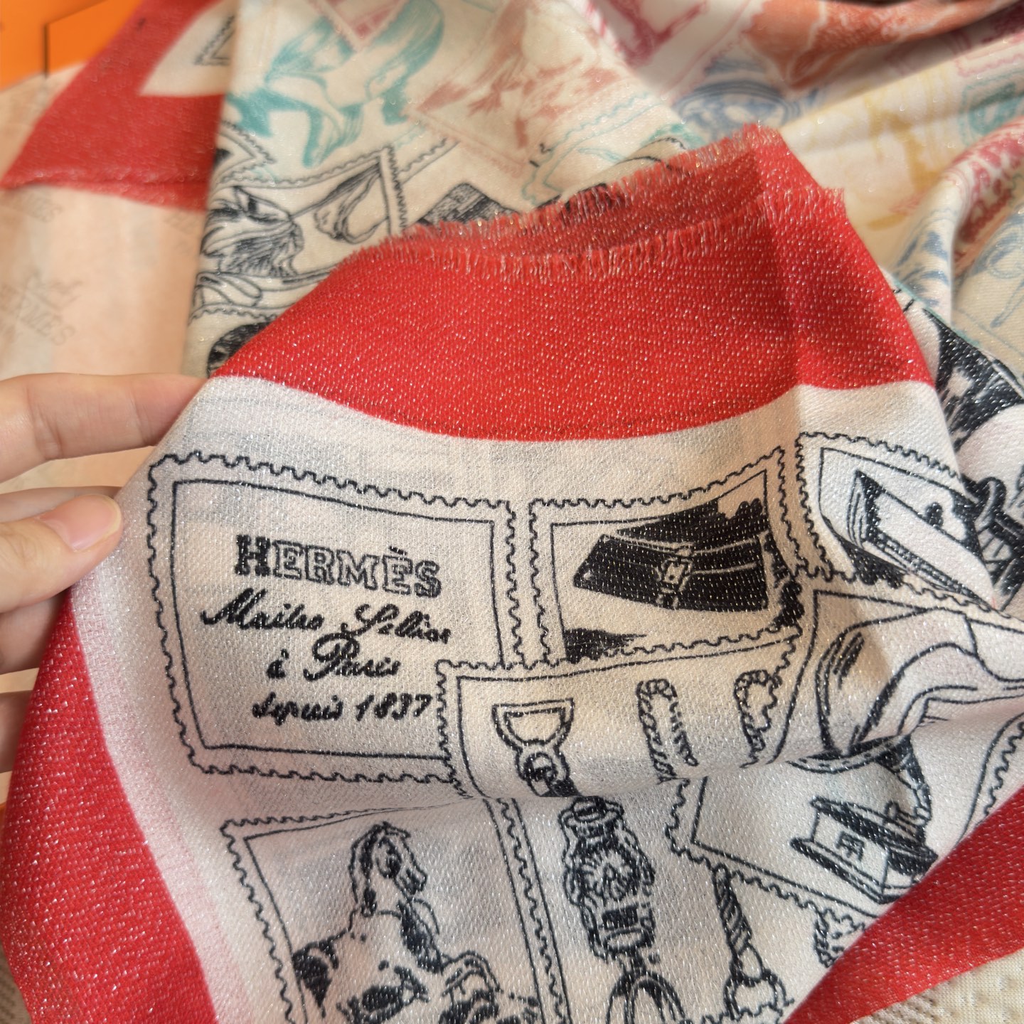 金丝线版 上新❤️超级有腔调！！！巨巨巨巨美的闪光女神】谁懂这种秋冬调性的美啊？！！！这款小香披肩也是我