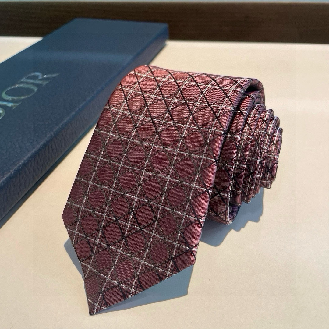 特价👏👏Dior家新款领带 👔👔Dior男士蚕丝藤格纹领带 稀有😻😻展现精湛手工与时尚优雅理想选择，这款