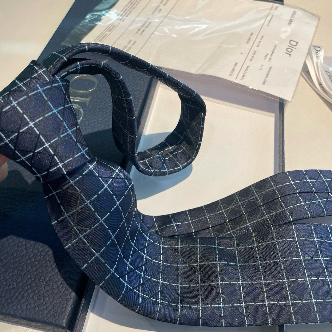 特价👏👏Dior家新款领带 👔👔Dior男士蚕丝藤格纹领带 稀有😻😻展现精湛手工与时尚优雅理想选择，这款