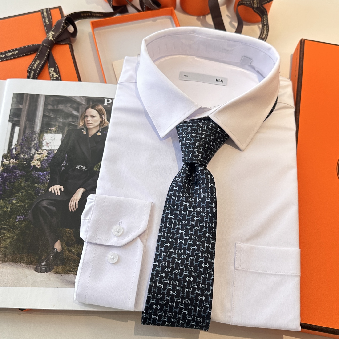 特价特 男士新款印花领带系列【百变搭扣领带】👔👔，稀有😻😻H家每年都有一千条不同印花的领带面世，从最初的