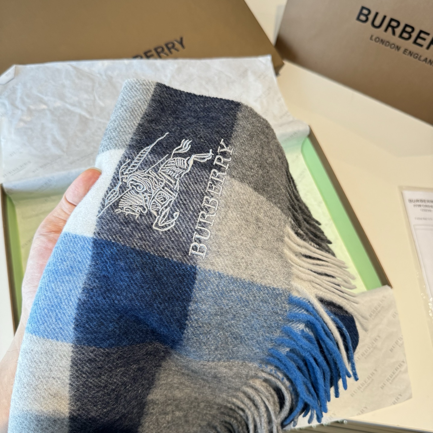 ✨✨【先到先得】巴宝莉专柜最新款💨火爆来袭💥🎊顶级双层色织工艺🔥此工艺只有巴宝莉纯正代工厂才有的工艺‼️