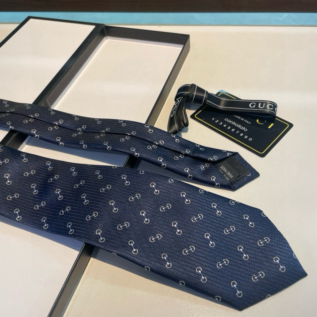特价 G家专柜新款 男士领带👔👔，稀有采用经典小G LOGO提花展现精湛手工与时尚优雅的理想选择，这款领