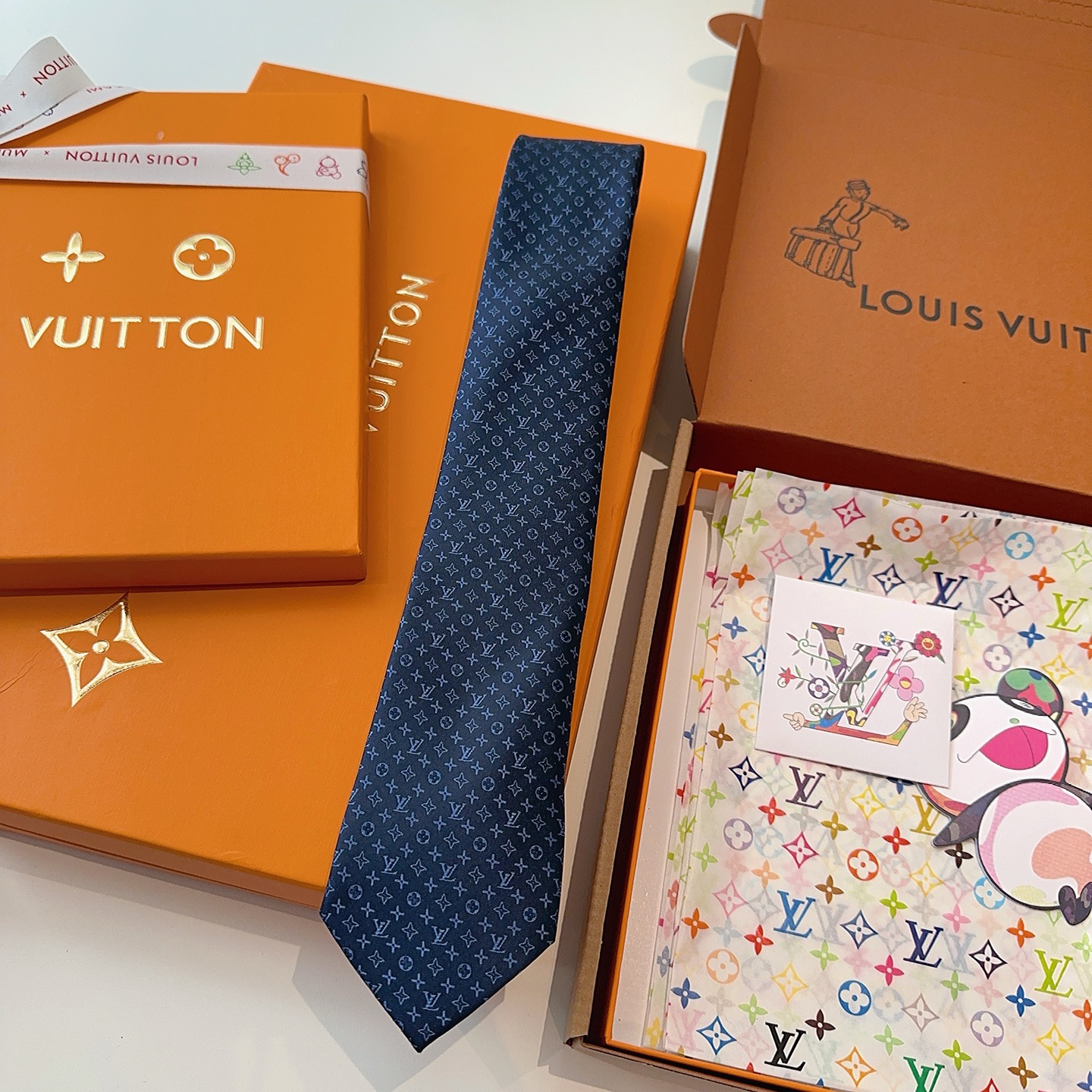 特价 LV老花领带 ，路易威登经典领带👔老花提花设计，男士必备单品超时尚！高端品质 版型面料都达到品牌标