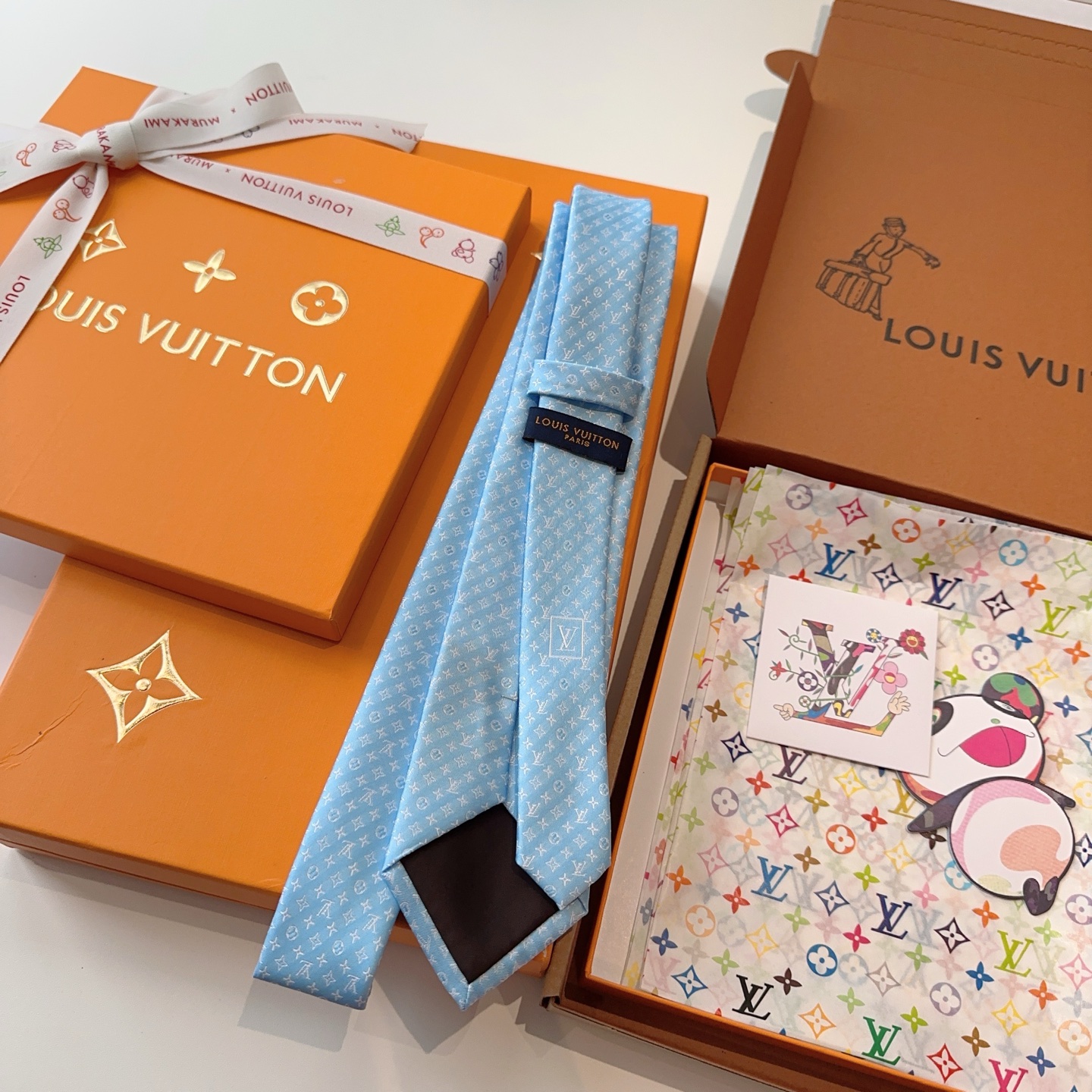 特价 LV老花领带 ，路易威登经典领带👔老花提花设计，男士必备单品超时尚！高端品质 版型面料都达到品牌标