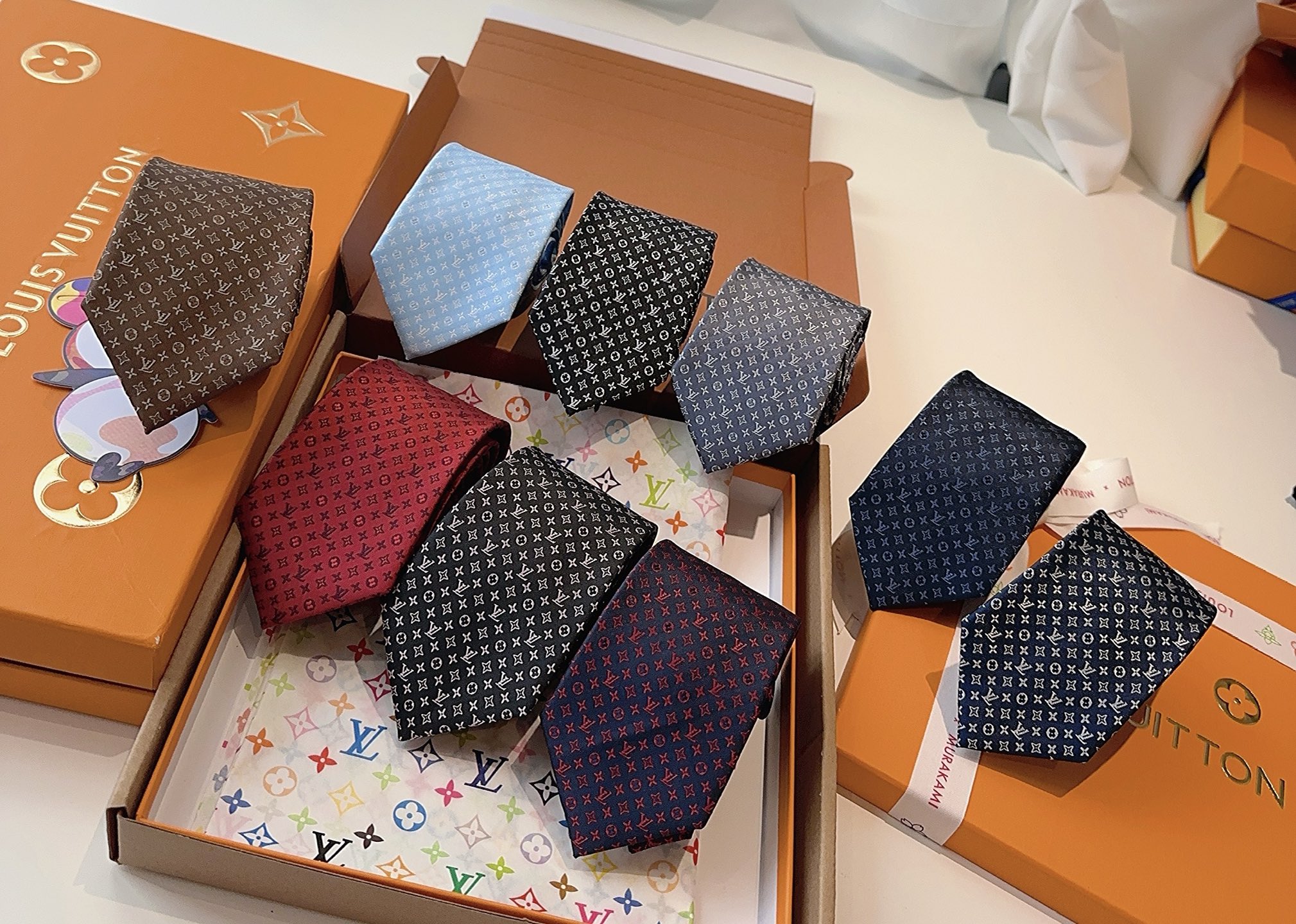 特价 LV老花领带 ，路易威登经典领带👔老花提花设计，男士必备单品超时尚！高端品质 版型面料都达到品牌标