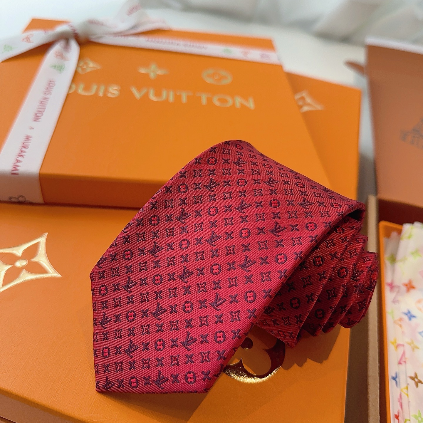 特价 LV老花领带 ，路易威登经典领带👔老花提花设计，男士必备单品超时尚！高端品质 版型面料都达到品牌标