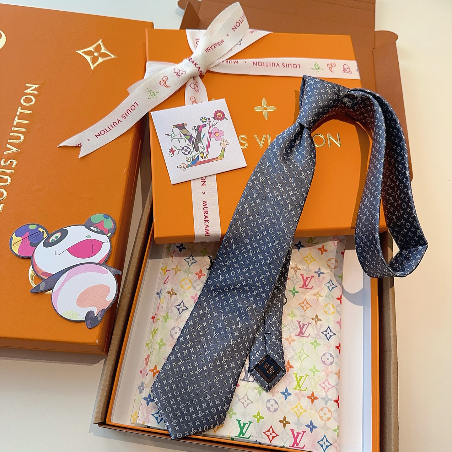 特价 LV老花领带 ，路易威登经典领带👔老花提花设计，男士必备单品超时尚！高端品质 版型面料都达到品牌标