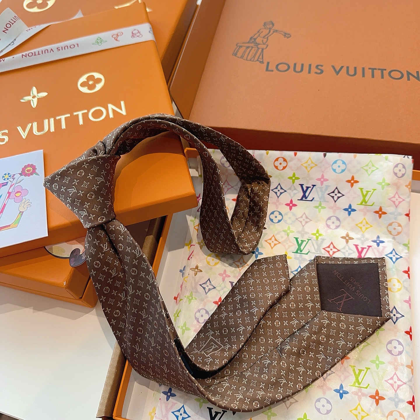 特价 LV老花领带 ，路易威登经典领带👔老花提花设计，男士必备单品超时尚！高端品质 版型面料都达到品牌标